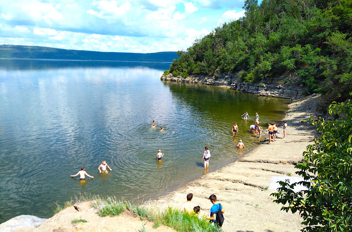 Картинка купание в Бакоте 